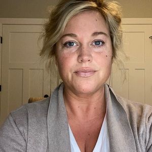 Meet your Posher, Caitlyn